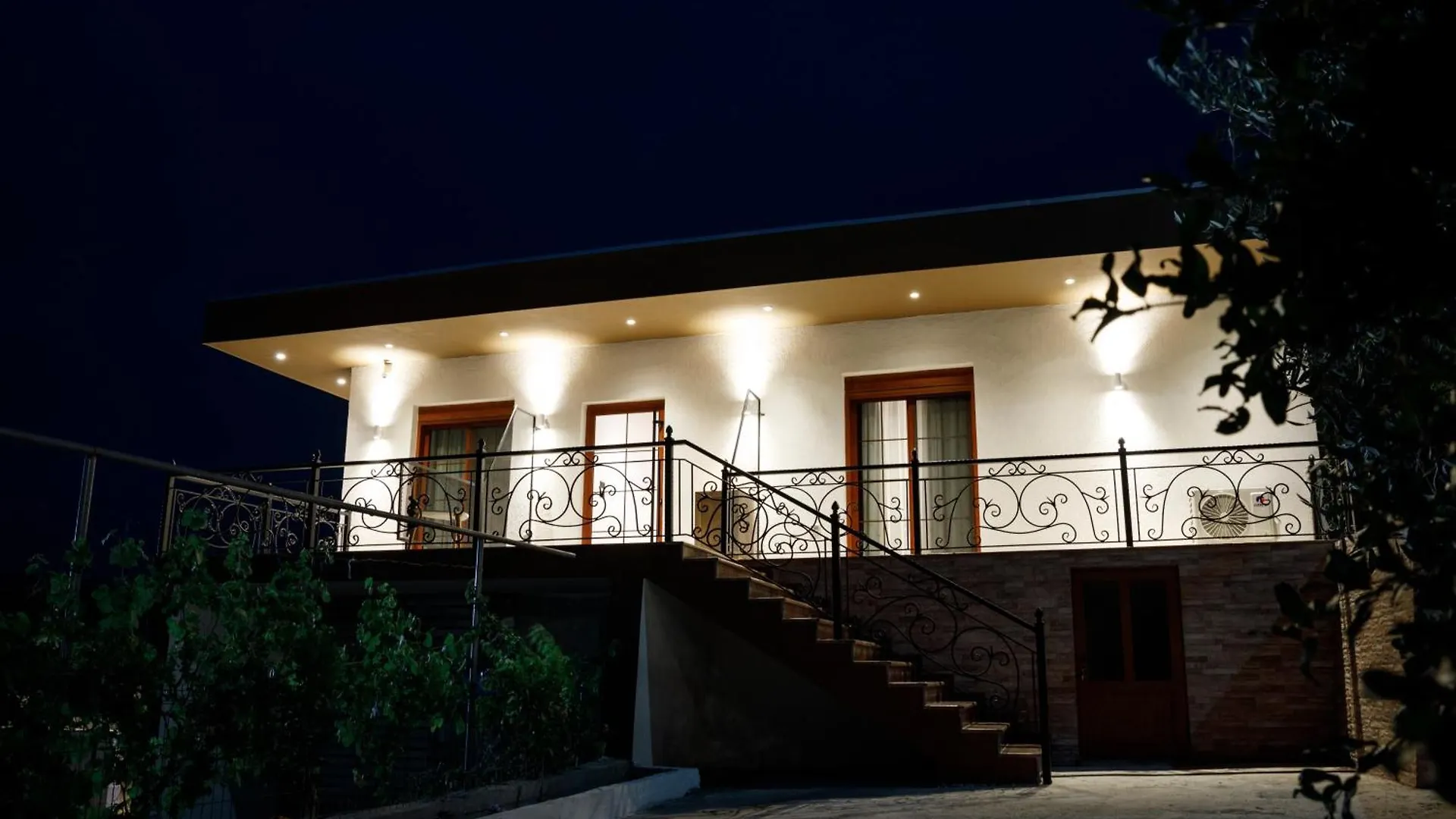Sunny Hill Boutique Hotel Gjirokaster 3*,  Albania