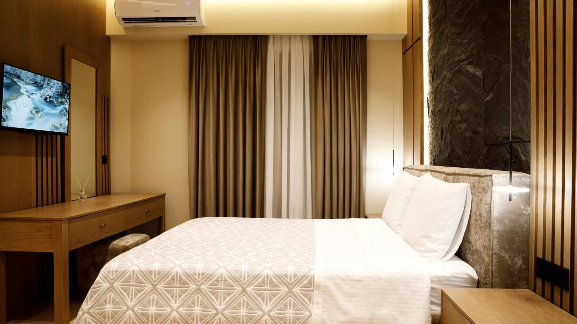 Sunny Hill Boutique Hotel Gjirokaster