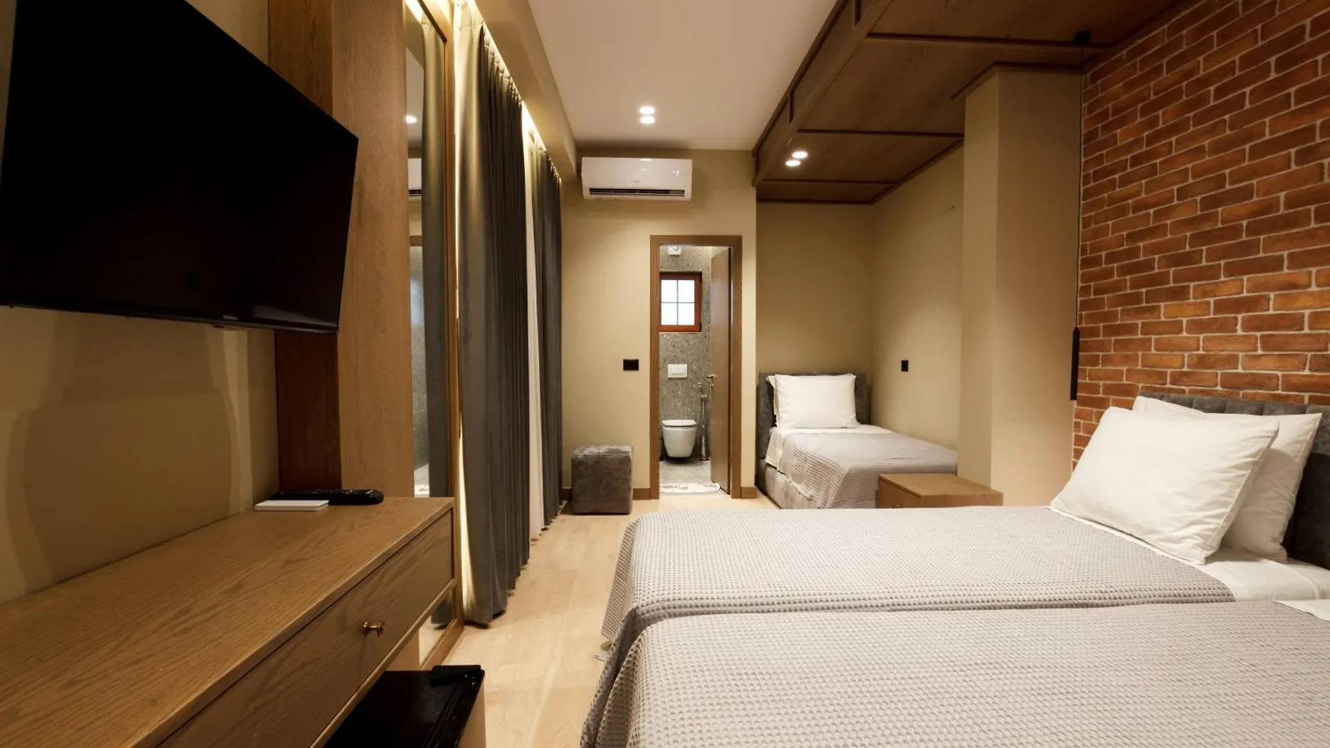 Sunny Hill Boutique Hotel Gjirokaster