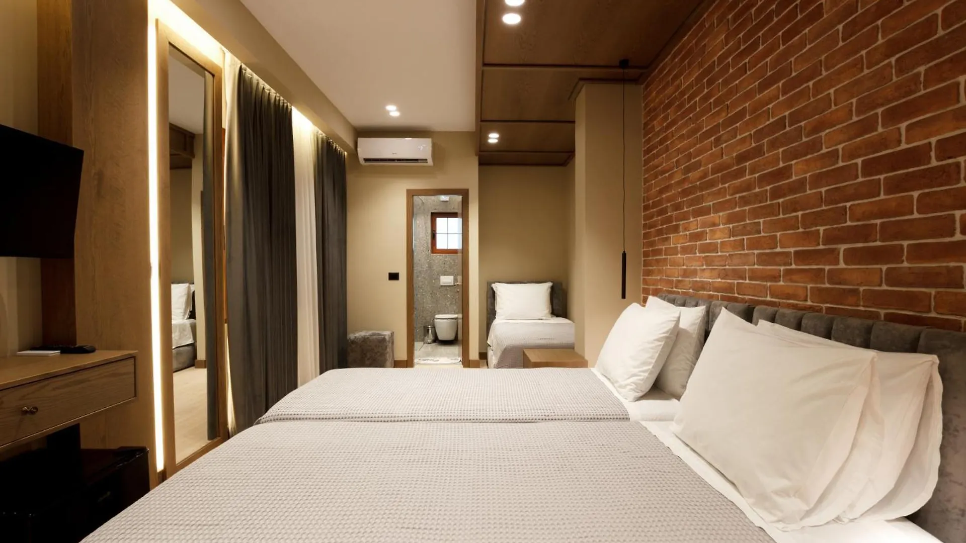 Sunny Hill Boutique Hotel Gjirokaster