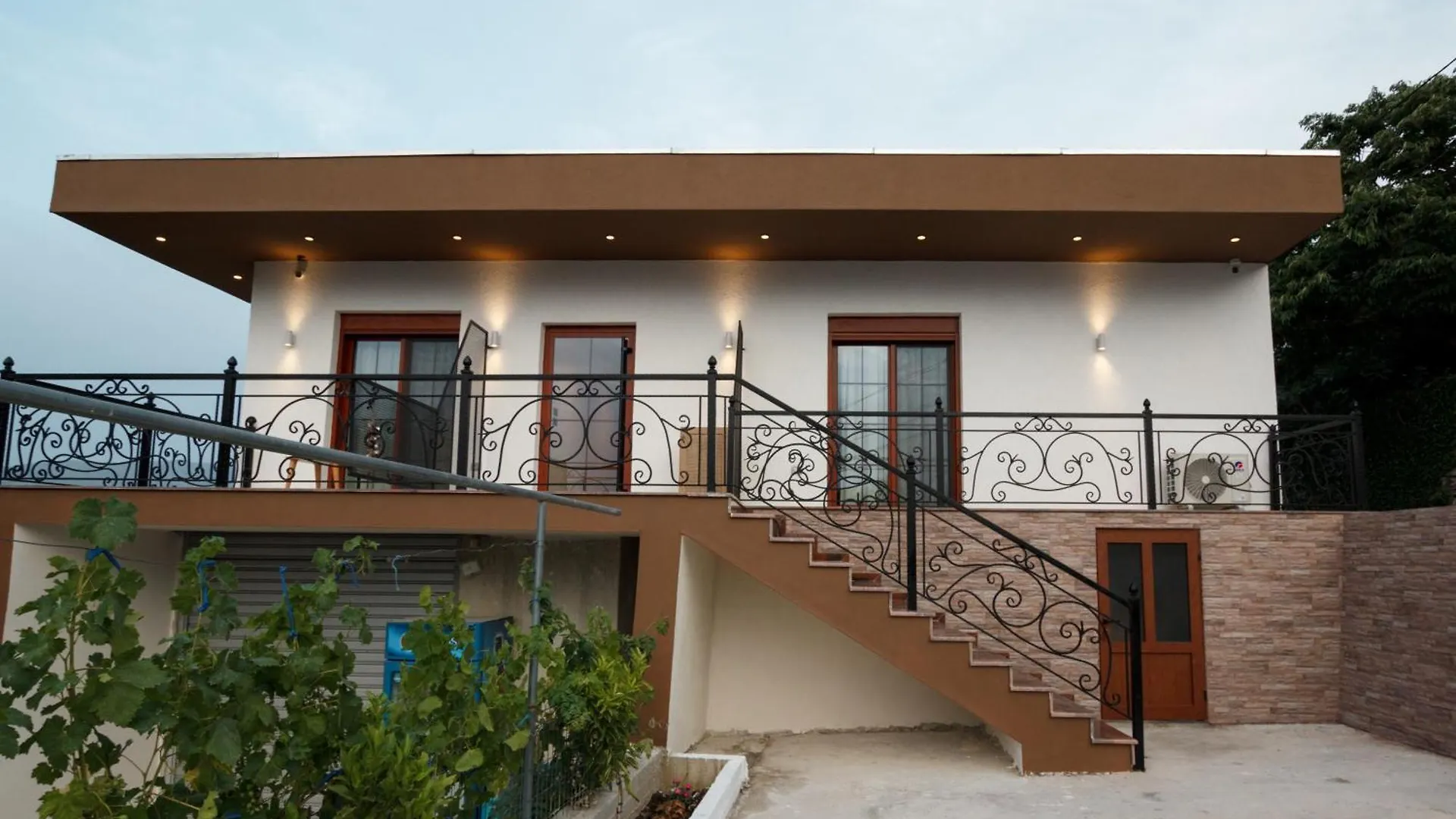 Sunny Hill Boutique Hotel Gjirokaster 3*,  Albania