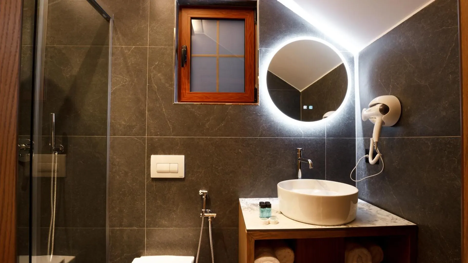 Sunny Hill Boutique Hotel Gjirokaster 3*,